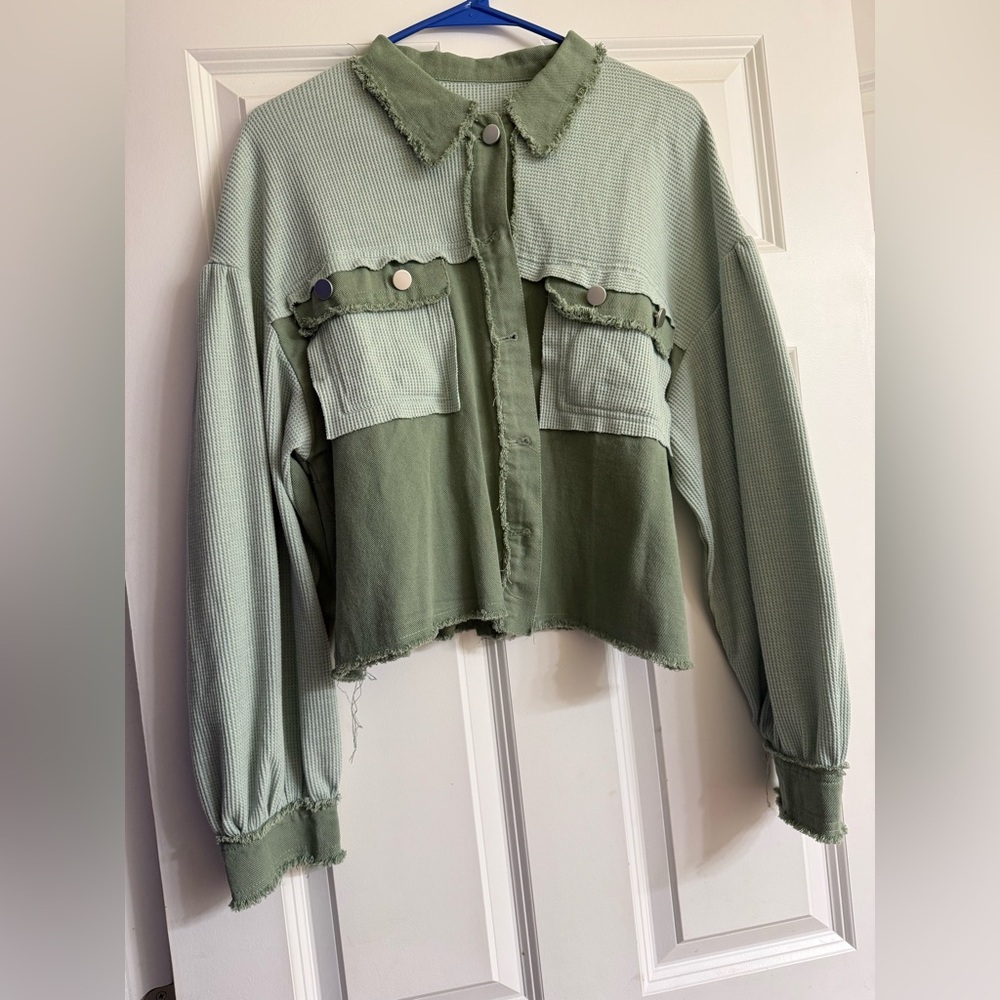 Two-Tone Light Green Cropped Utility Jacket-medium